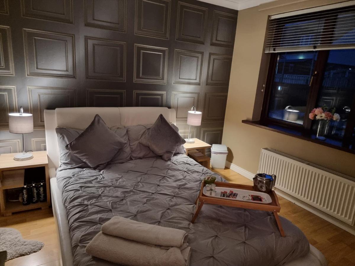 Private Room City Skyline And Mountain Views Close Too Belfast Centre And Airports Free Parking Zewnętrze zdjęcie